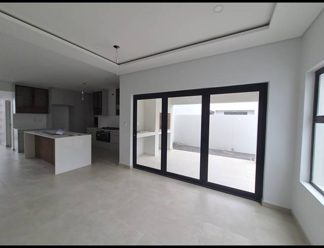 4 BEDROOM HOUSE FOR SALE IN SANDOWN